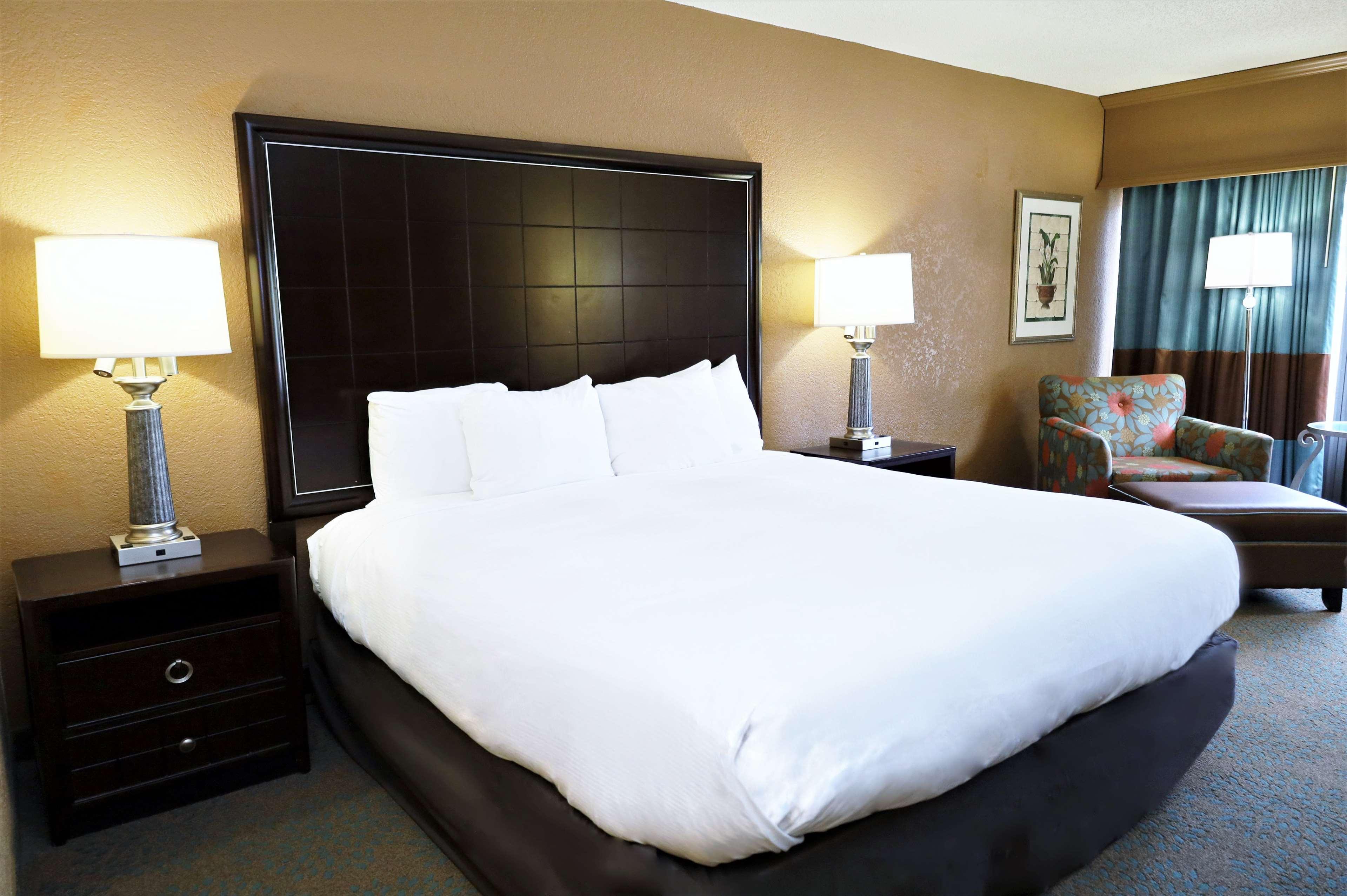 Doubletree By Hilton Columbus Hotel Exterior foto