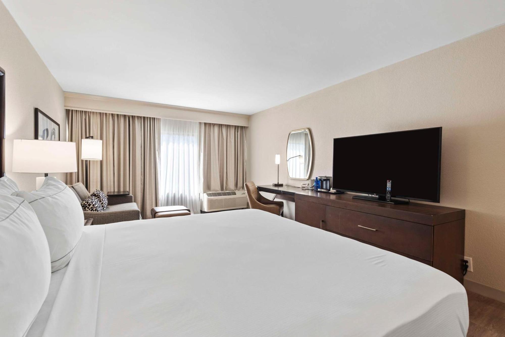 Doubletree By Hilton Columbus Hotel Exterior foto