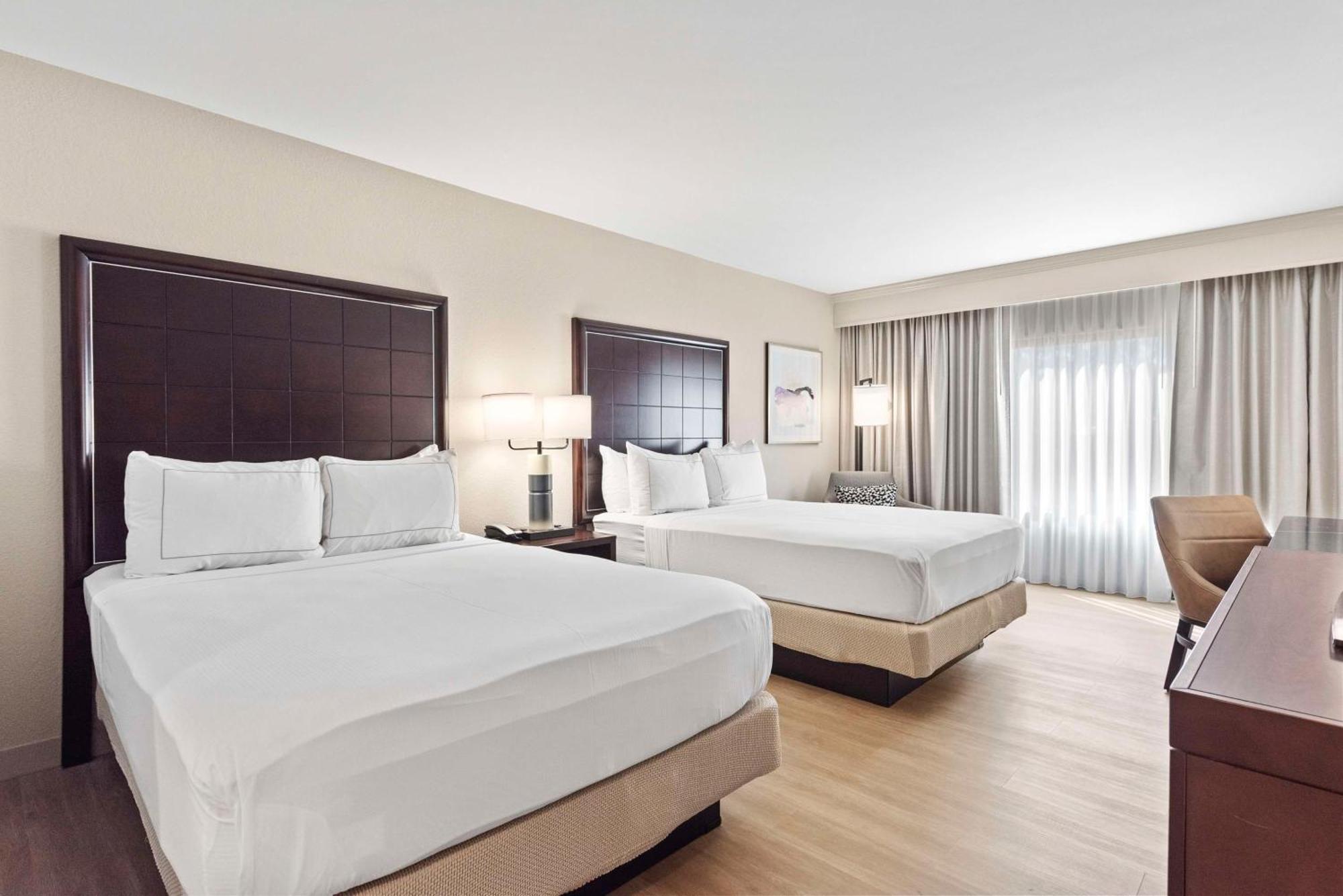 Doubletree By Hilton Columbus Hotel Exterior foto