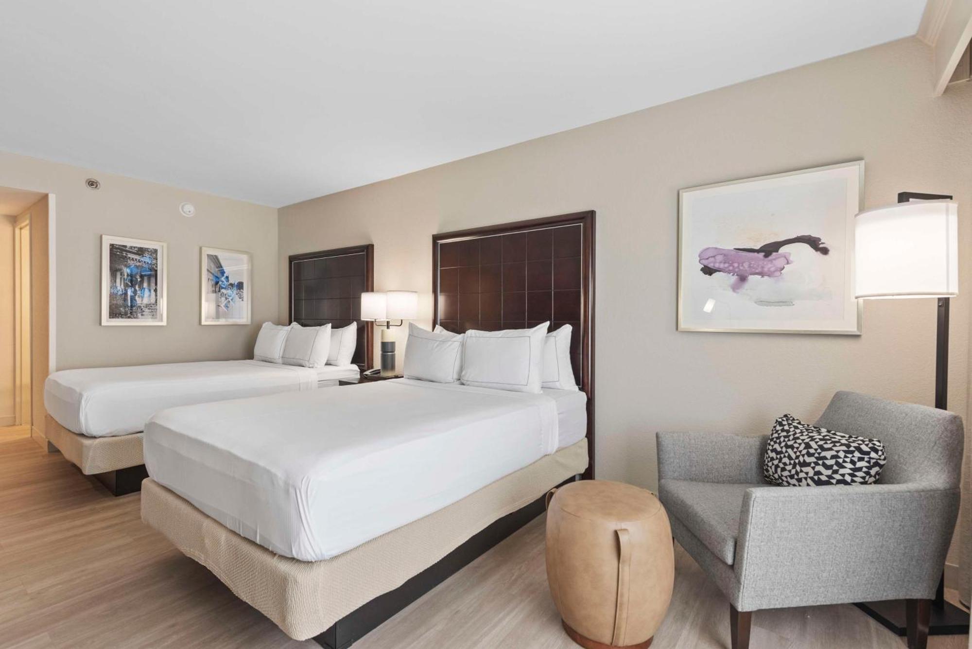 Doubletree By Hilton Columbus Hotel Exterior foto